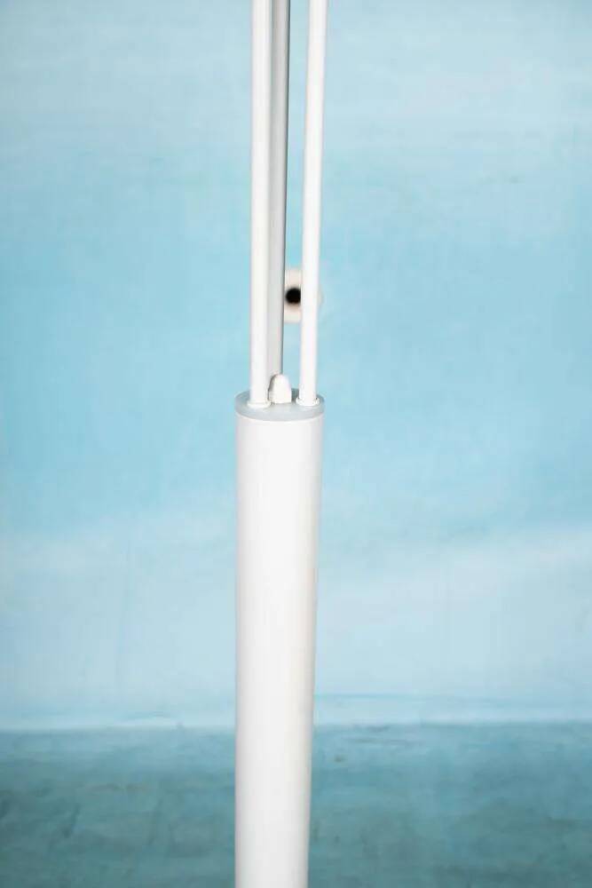 Minimalist floor lamp cascade space age white