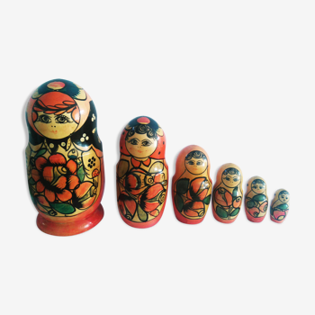 6 large Russian dolls