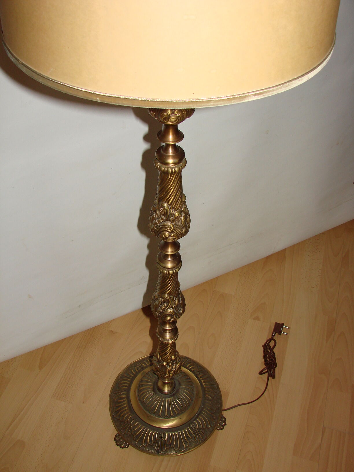 Lampadaire en laiton, années 50
