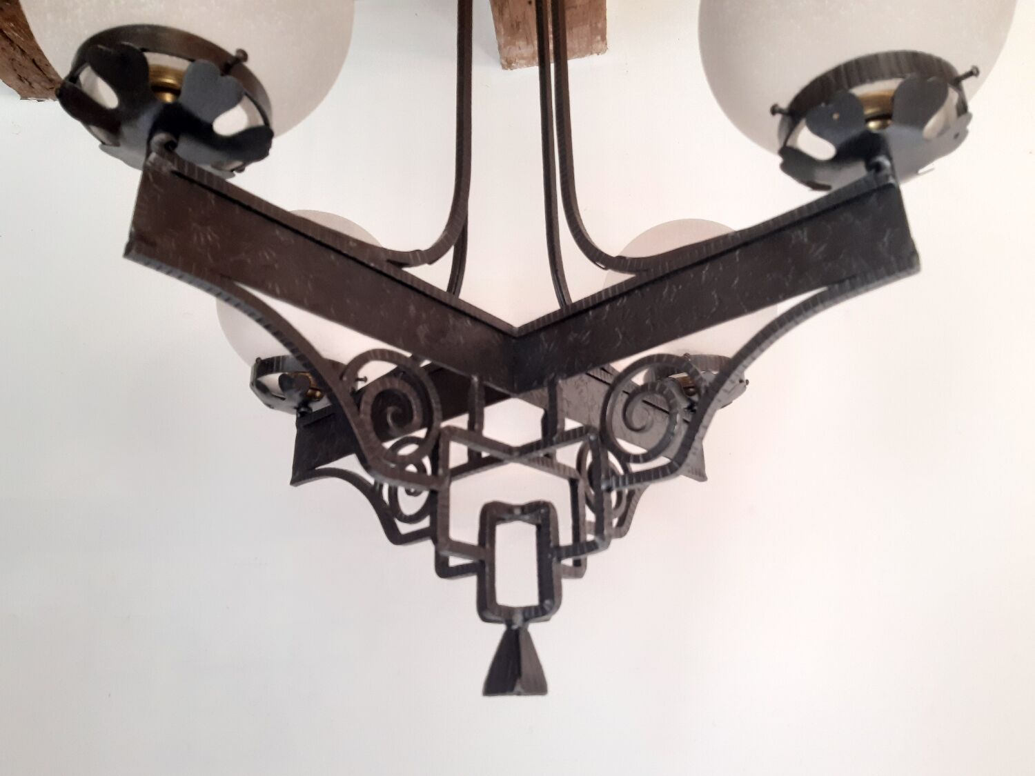 Chandelier 1930 art deco wrought iron and balls glass granite