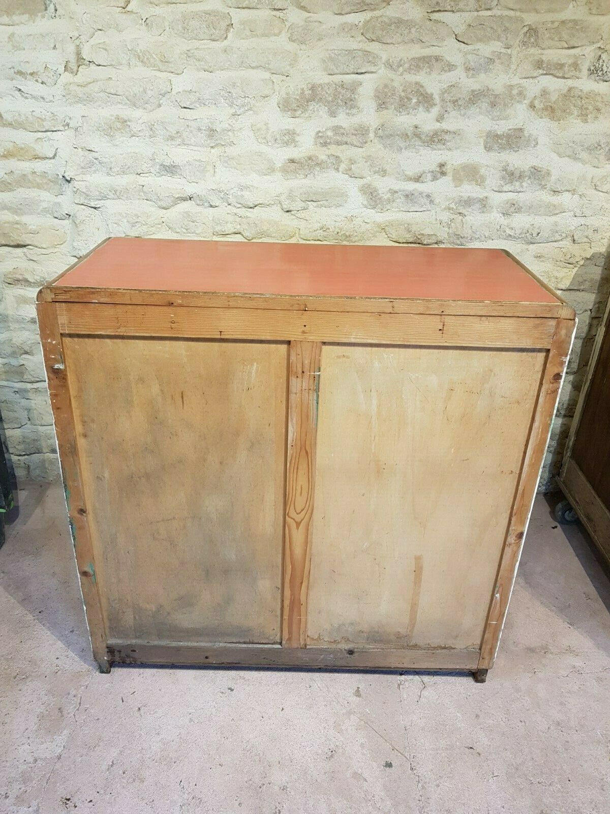 Old buffet two-door white mado