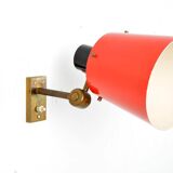Old and rare Stilnovo wall light, red and black lacquered metal and brass With period label