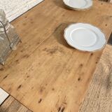 Farmhouse table with turned legs
