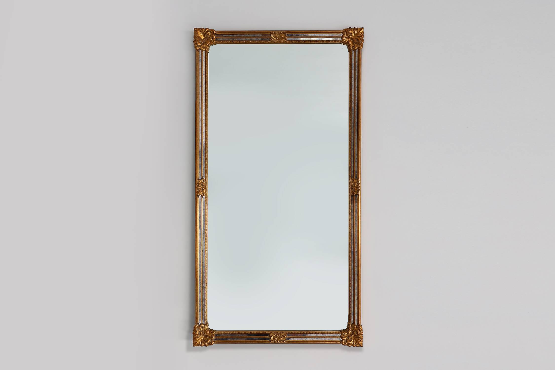 Large 20th century rectangle gilded Deknudt mirror in Baroque style, Belgiu