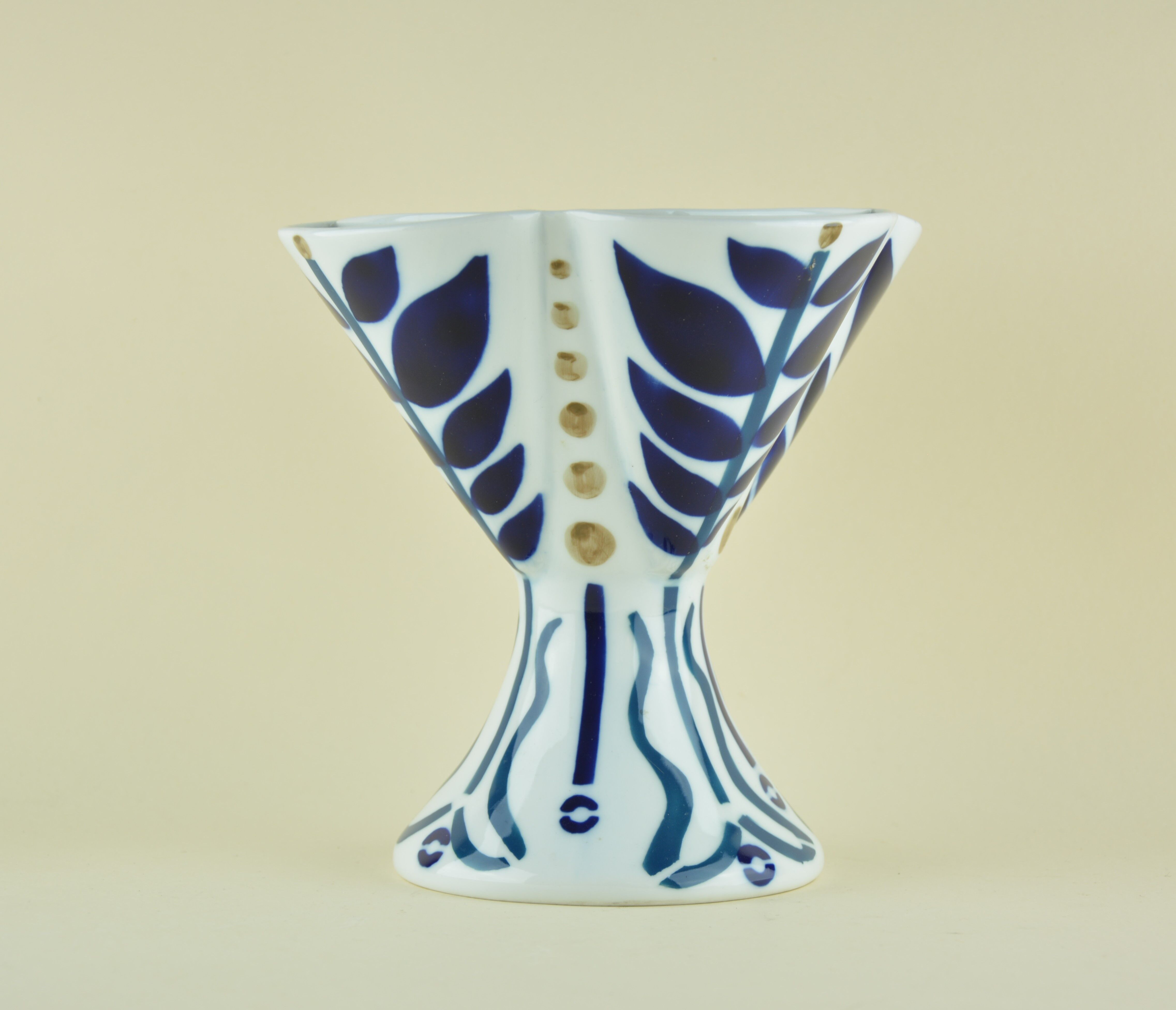 Porcelain cup from the 60s-70s