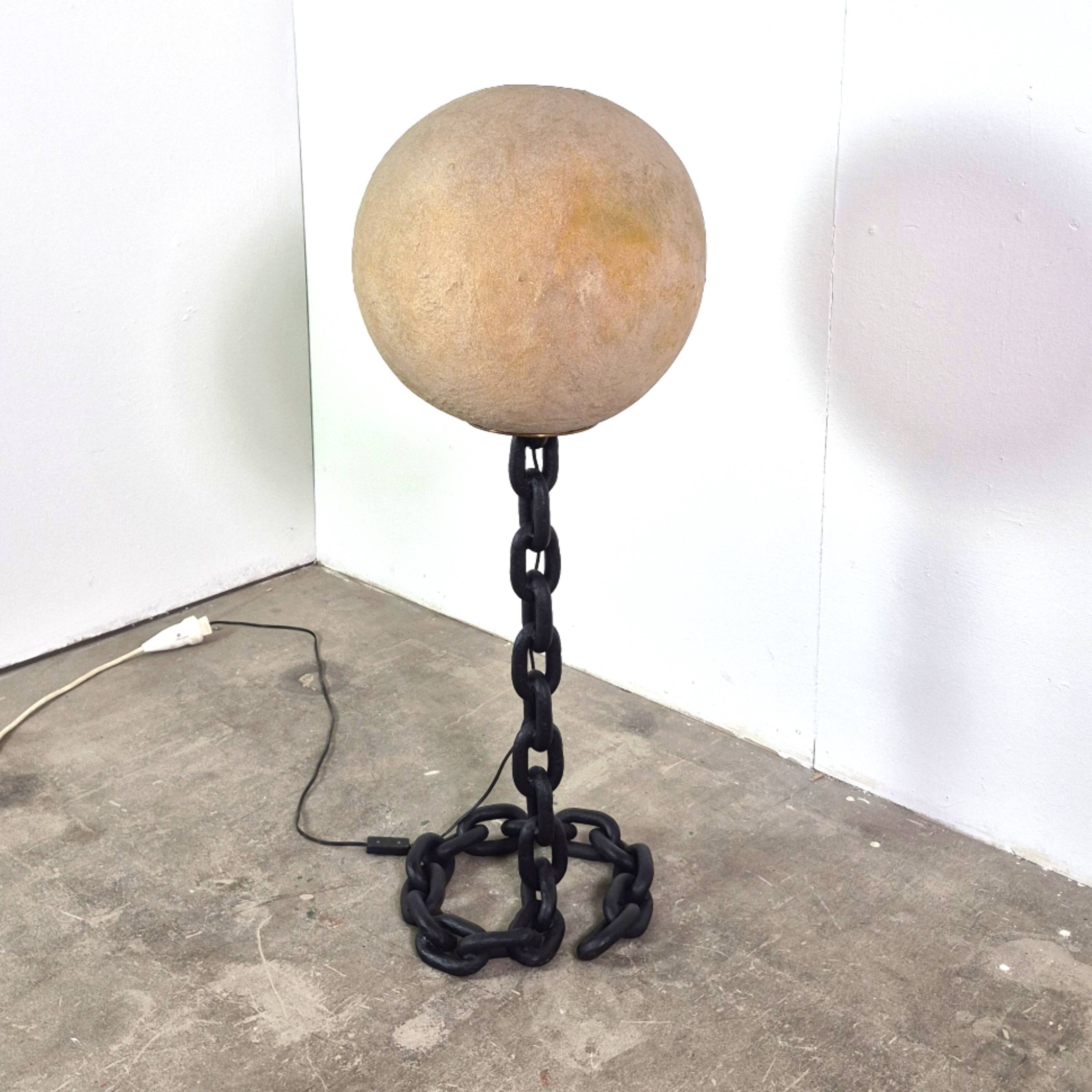 Brutalist iron chain and fiberglass floor lamp, Netherlands 1960s