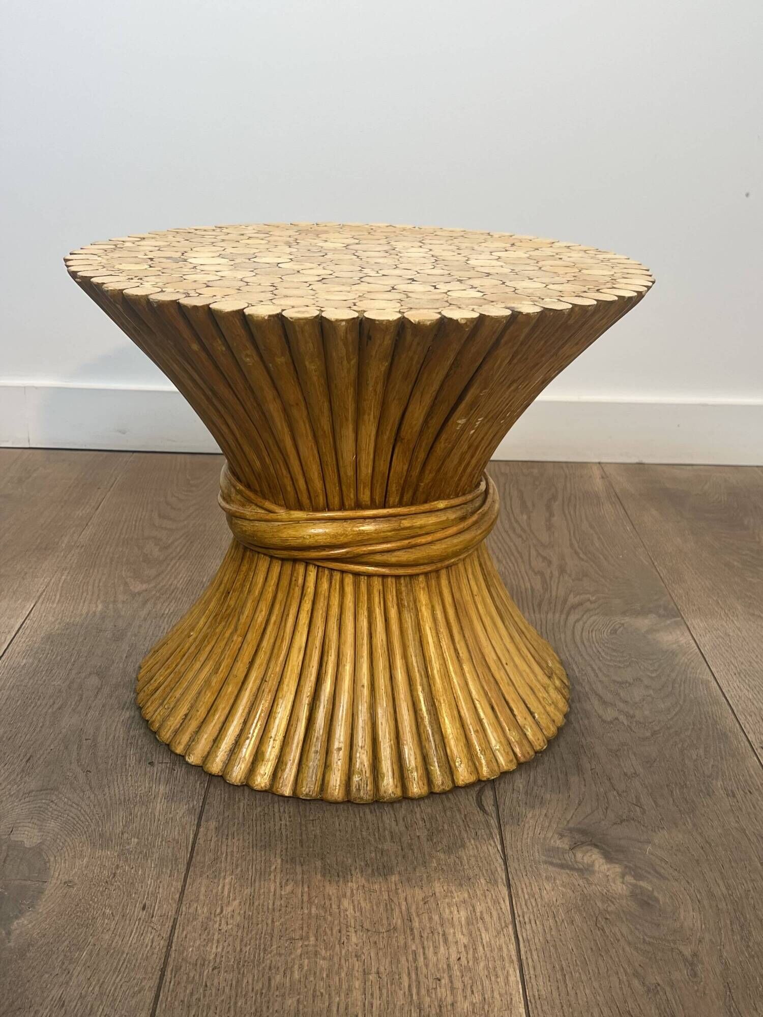 Wheat sheaf coffee table Elinor McGuire. American work. Circa 1970.