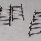 17 Christofle silver-plated knife rests in the Atonium model.