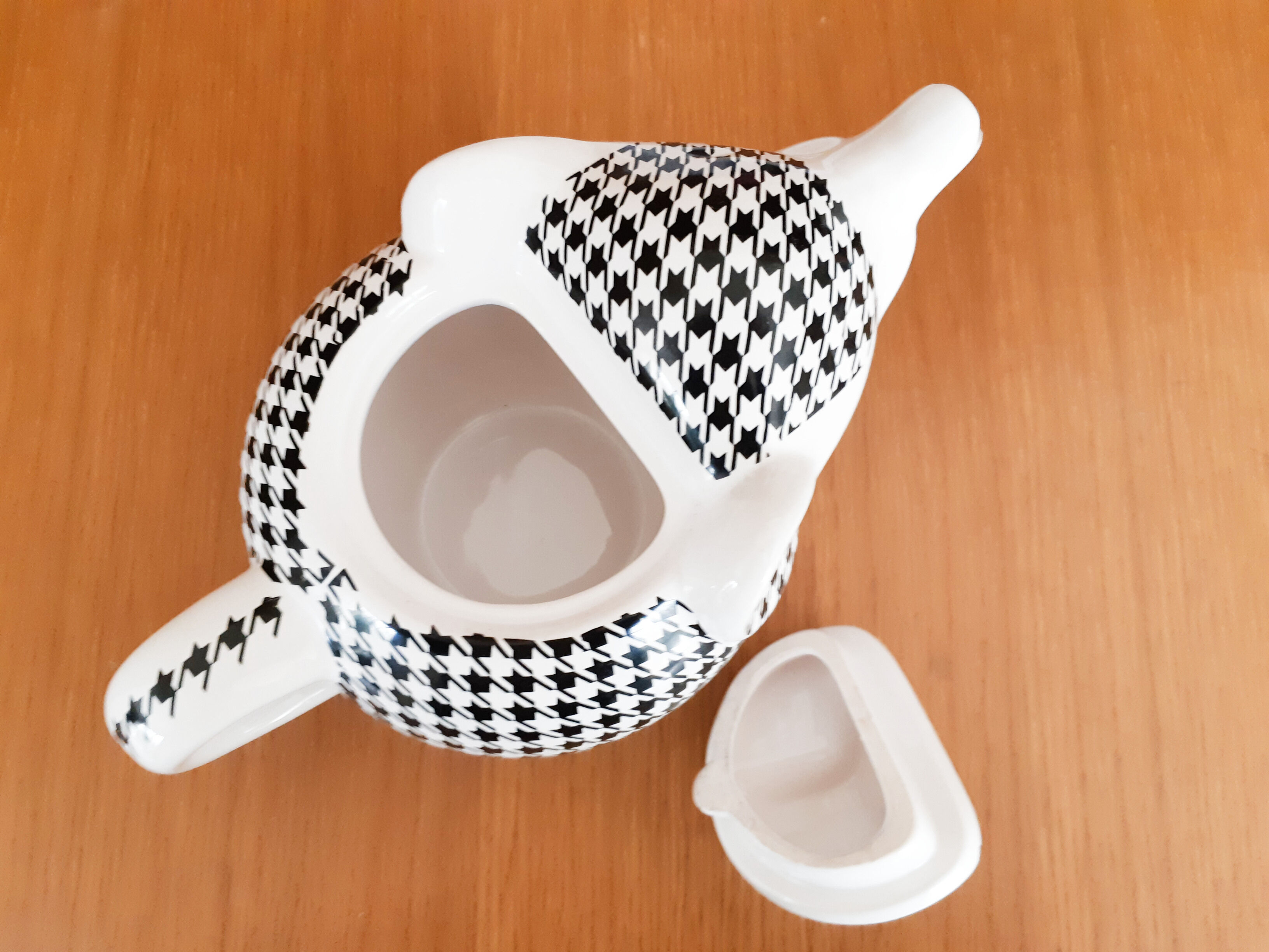 Teapot Elephant collection, houndsfoot, year 81