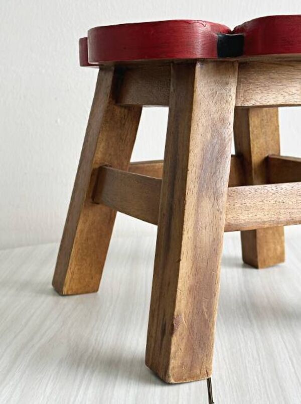 Petit tabouret ancien en bois massif décor peint floral