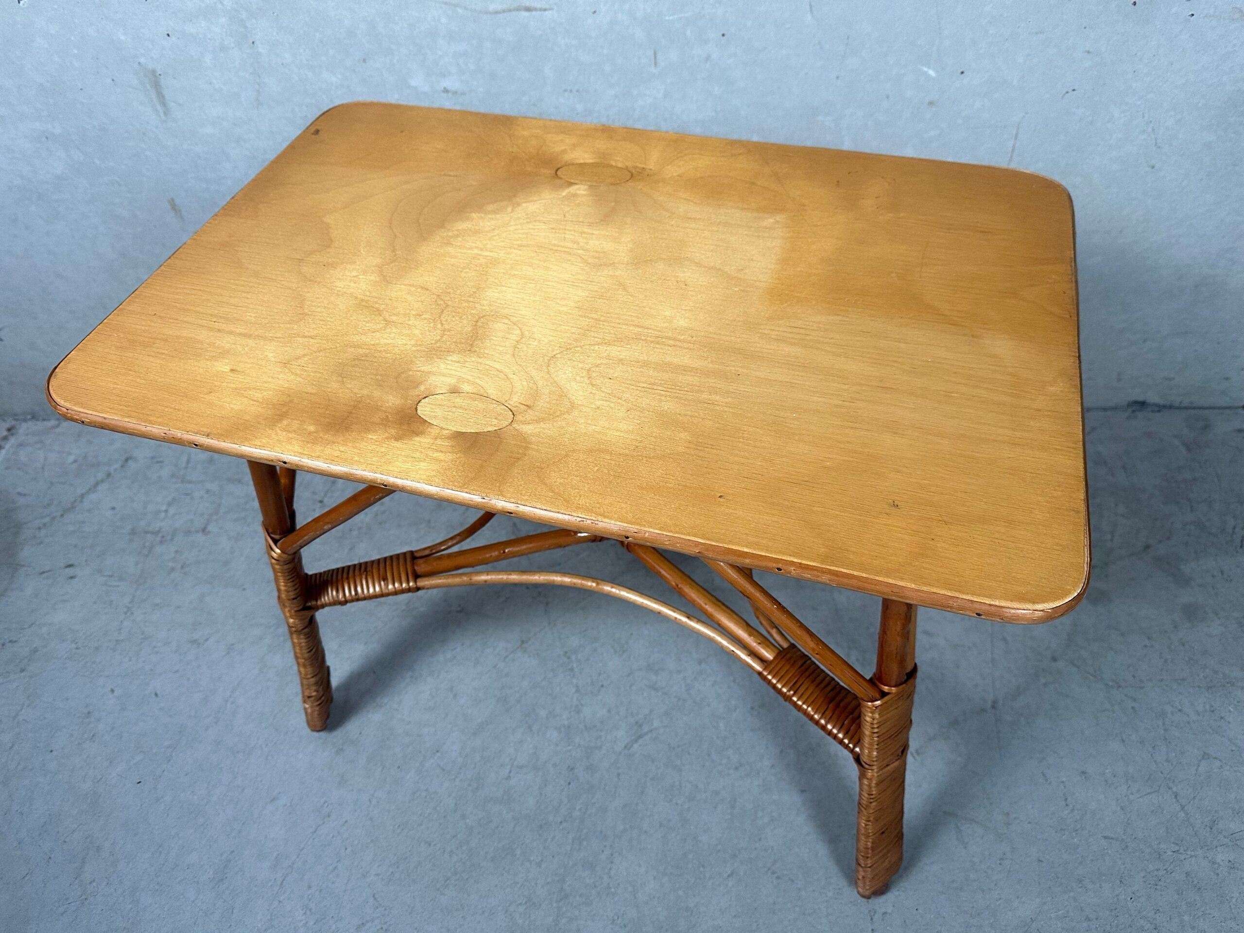 Table en rotin vintage – boho