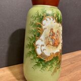 Vase en opaline à décor de cartouche émaillé or fin XIXe