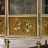 Paire de vitrines fin du xixe siècle en bois peint et doré de style louis xvi