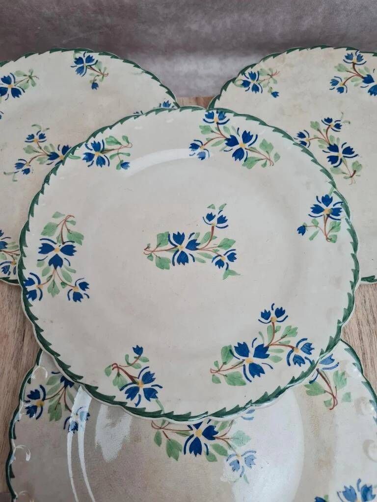Set of 4 antique dessert plates in ironstone, with blue and green floral decoration.