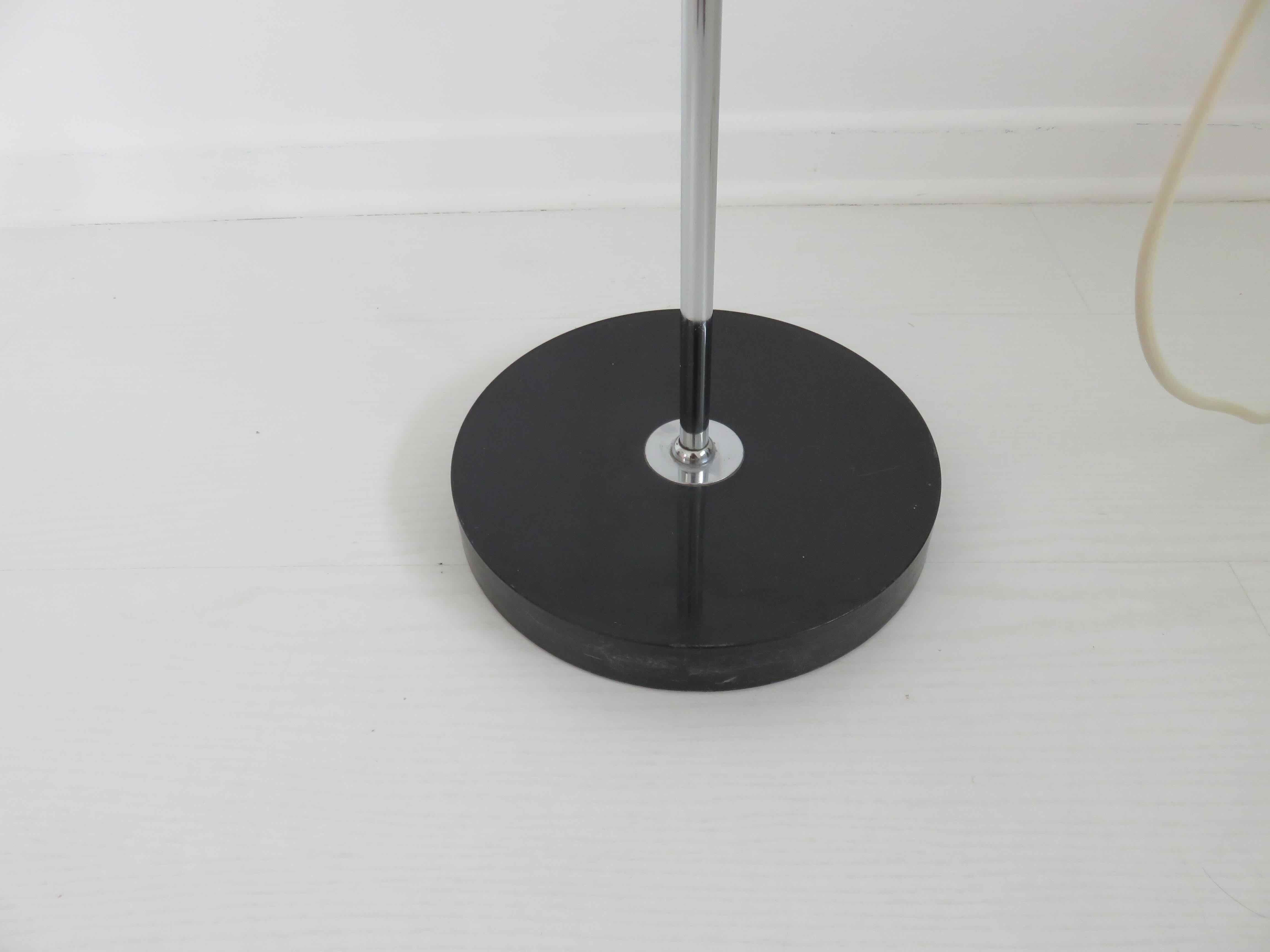 Balance floor lamp in chromed metal and black lacquered metal 60s