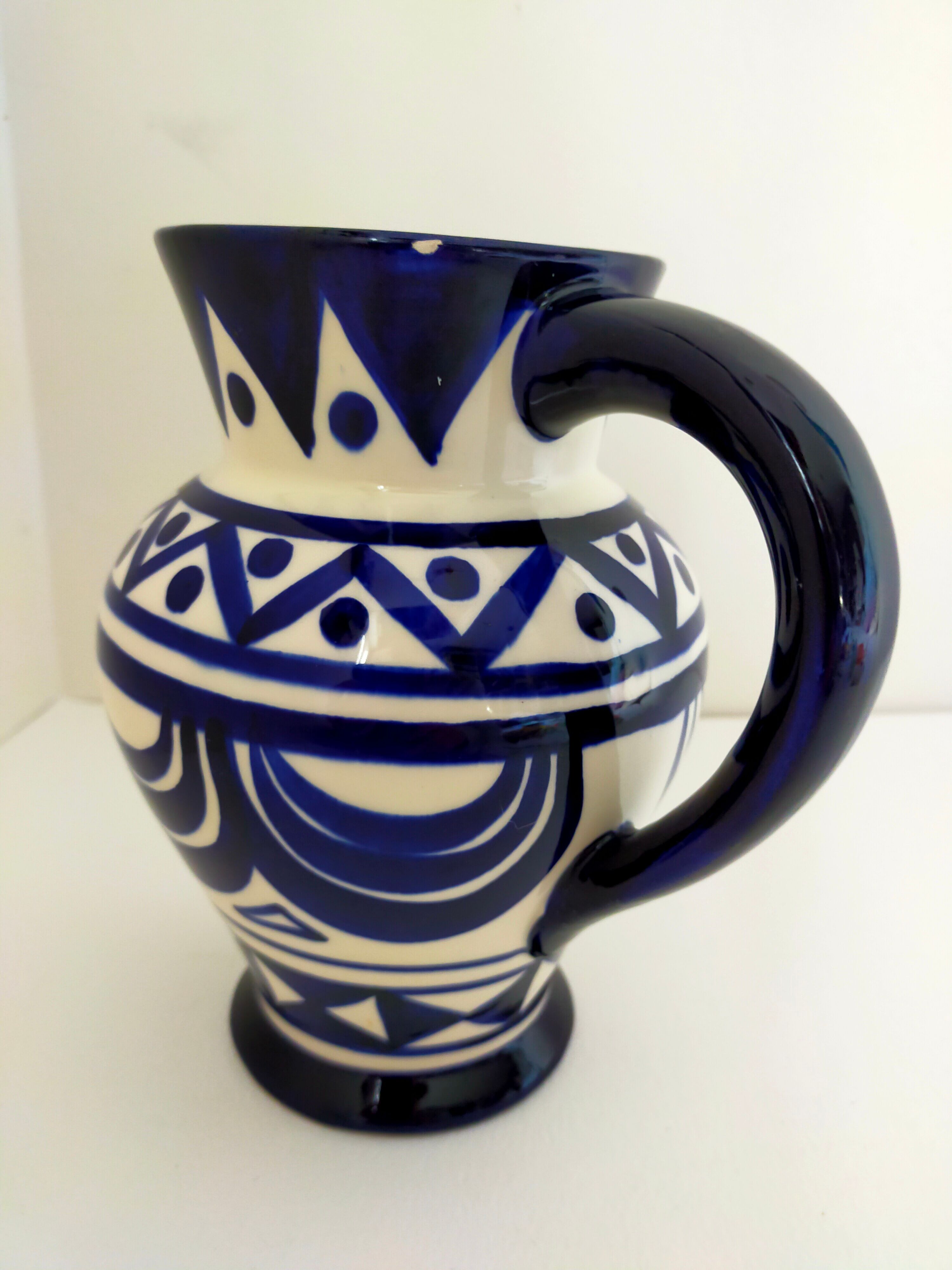 pitcher in earthenware Saint Jean de Bretagne blue and white