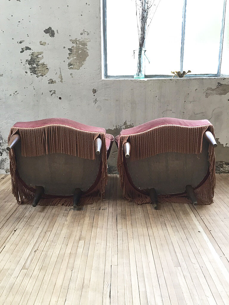 Armchairs pink captionne toad