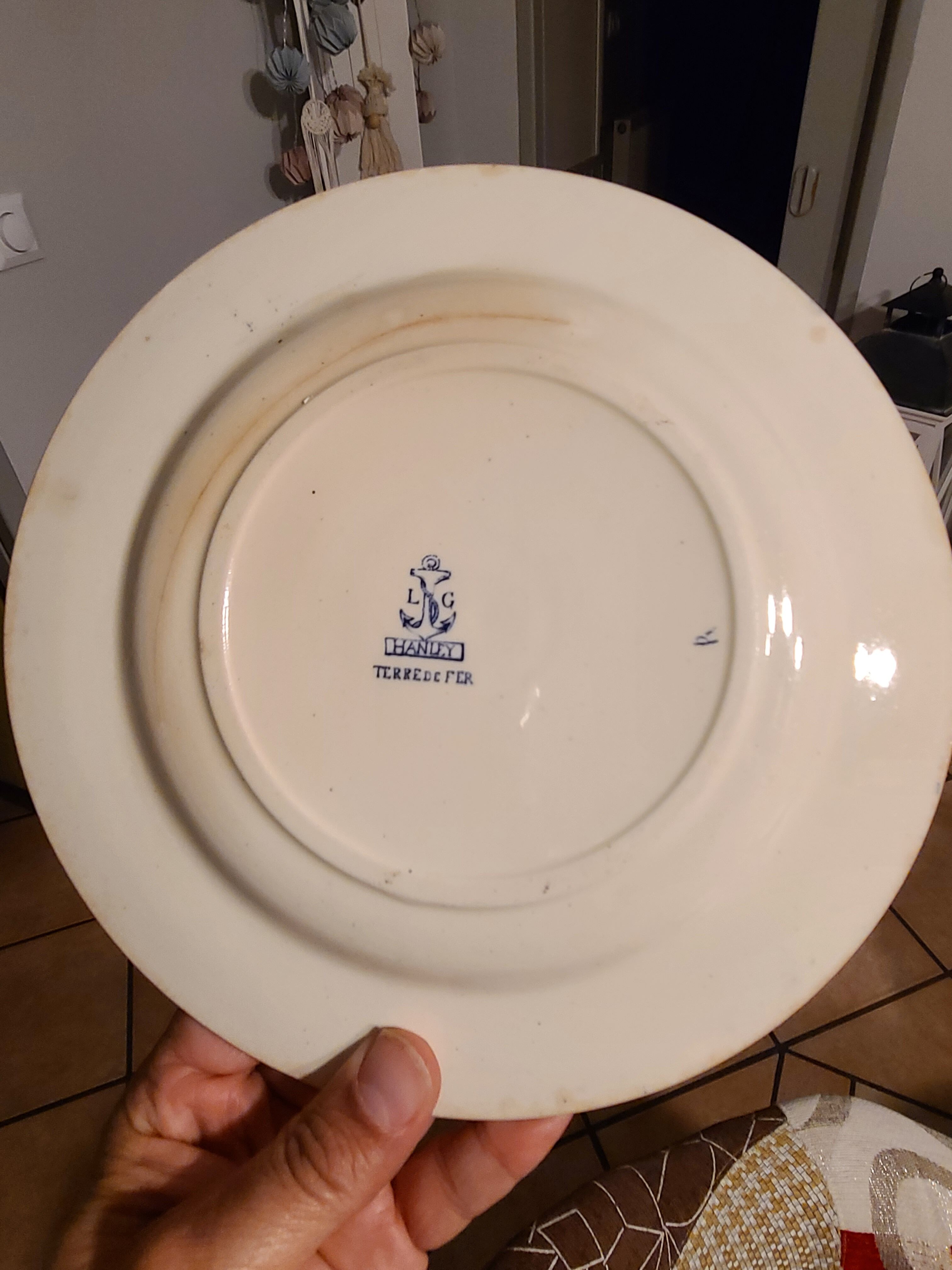 2 flat plates from the earthenware factories of Clairefontaine model Hanley