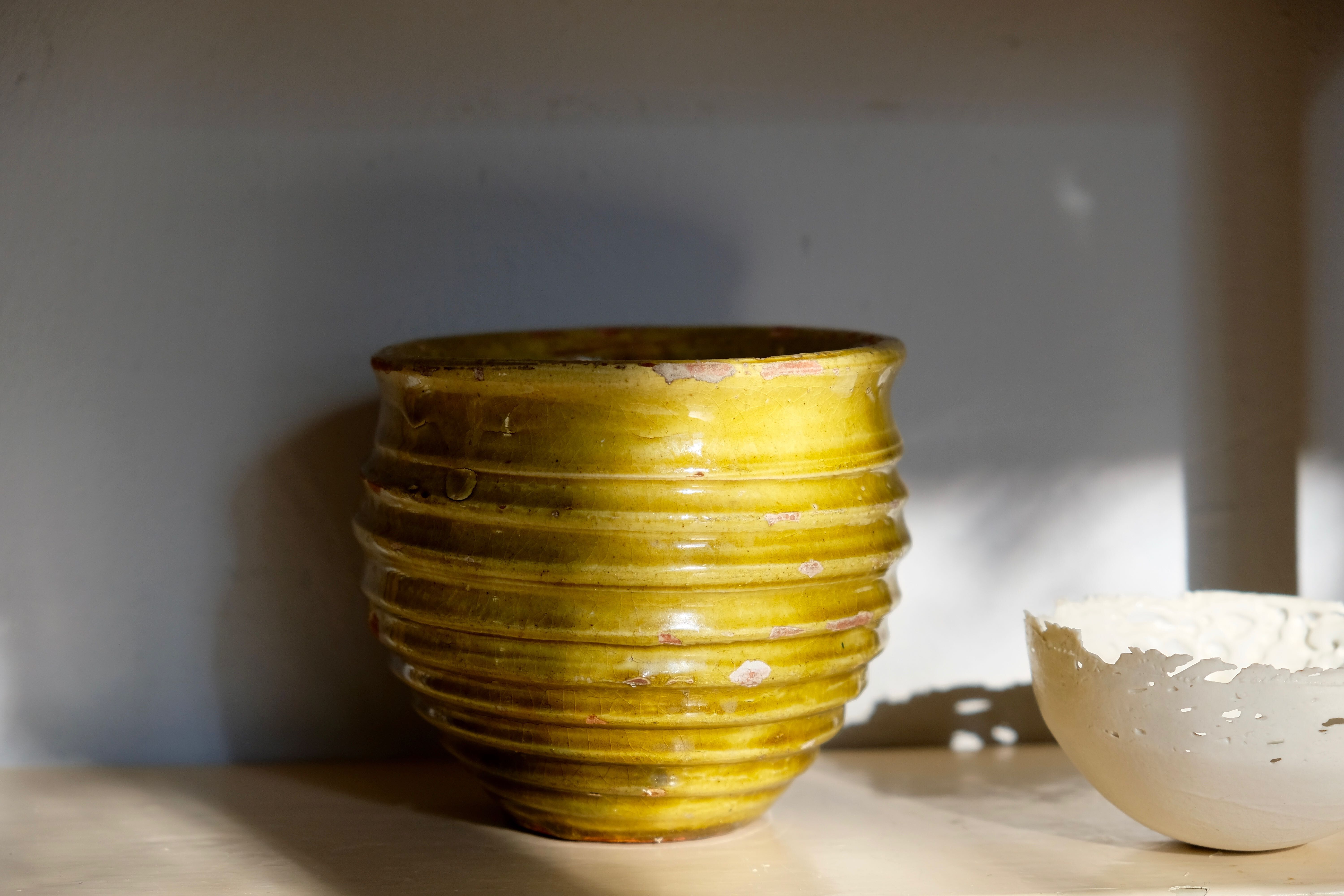 Pot of Provence in glazed terracotta