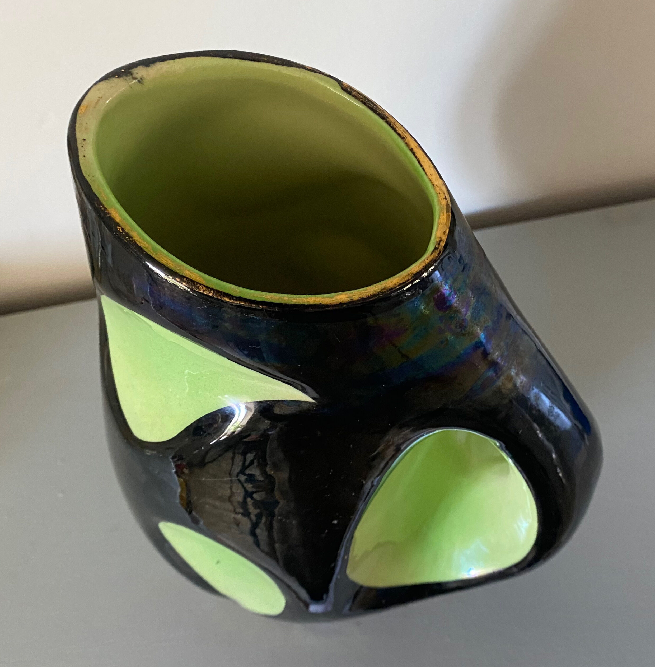 Pichet Vase céramique design 1960 (Vallauris ?) noir irisé et vert Space age