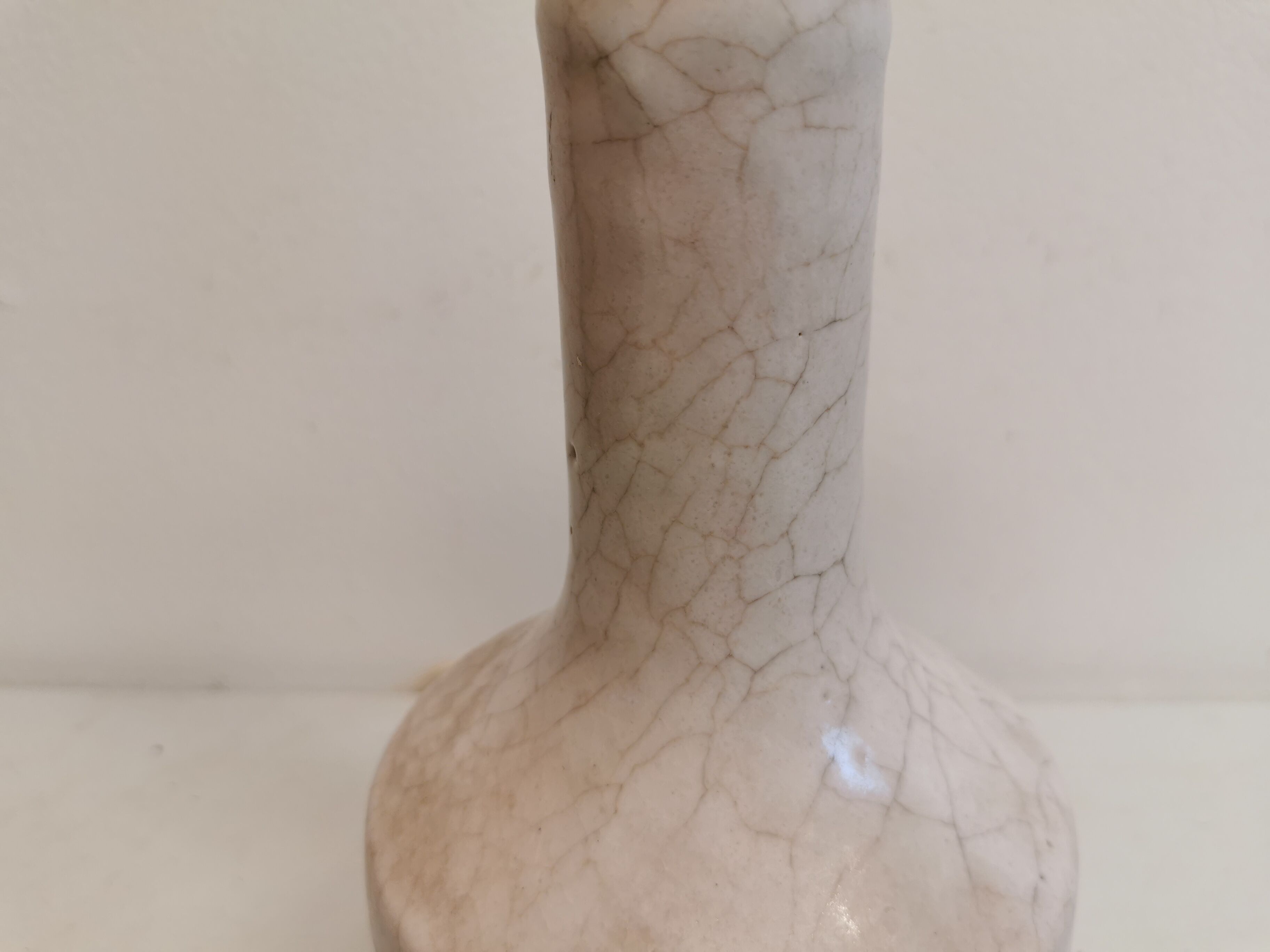 Italian table lamp in beautiful cracked glaze. estimated 1960s