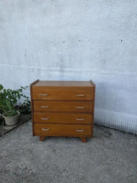 Vintage chest of drawers