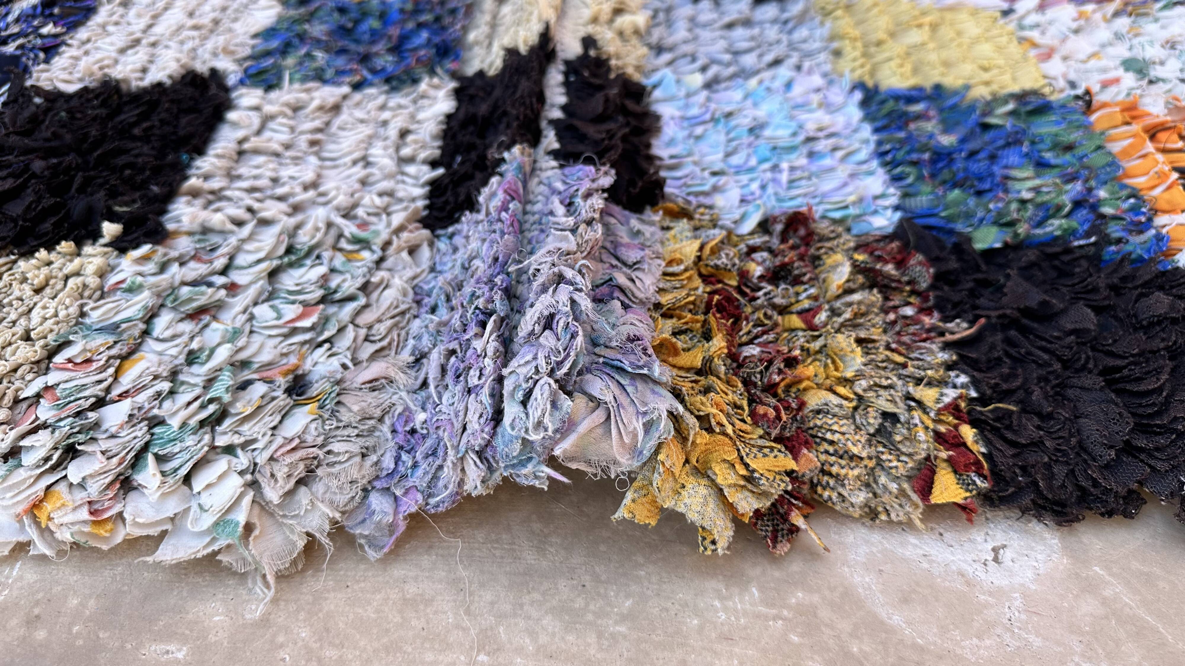 Colorful Boucherouite Moroccan rug - 87 x 152 cm