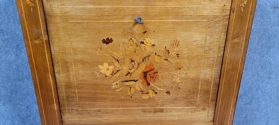 Napoleon III period secretary in precious wood marquetry circa 1850