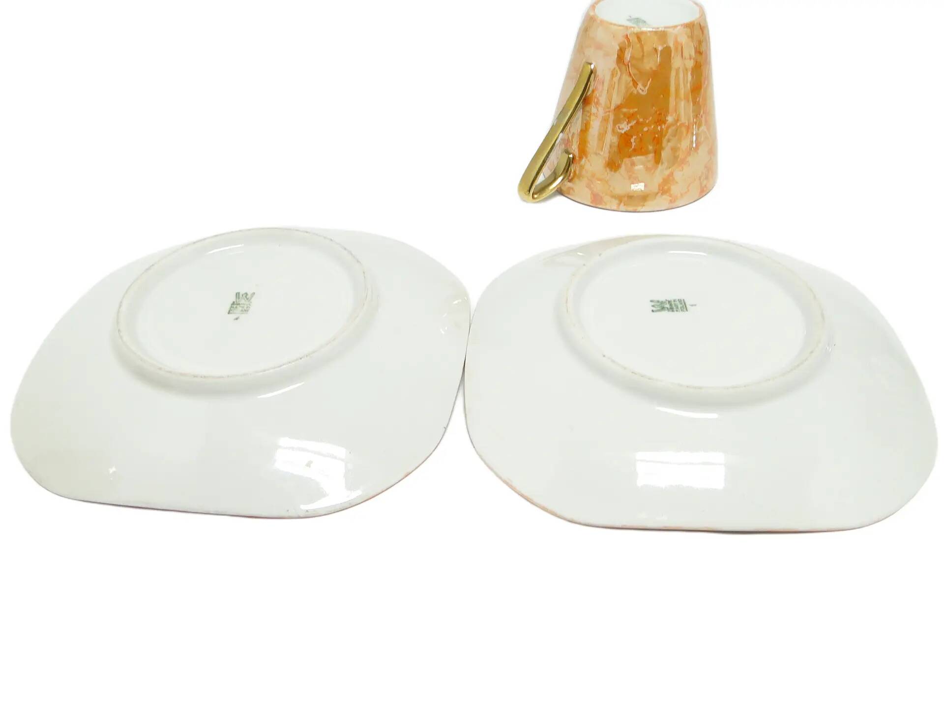 Pair of Helena cups, mid-century modern, porcelain, Wawel Porcelain Factory, Poland, 1970s.