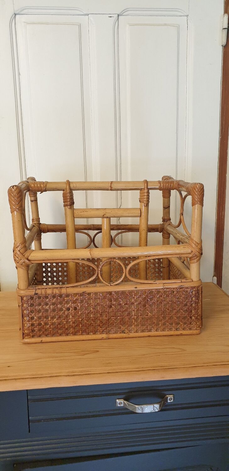 Cane magazine rack