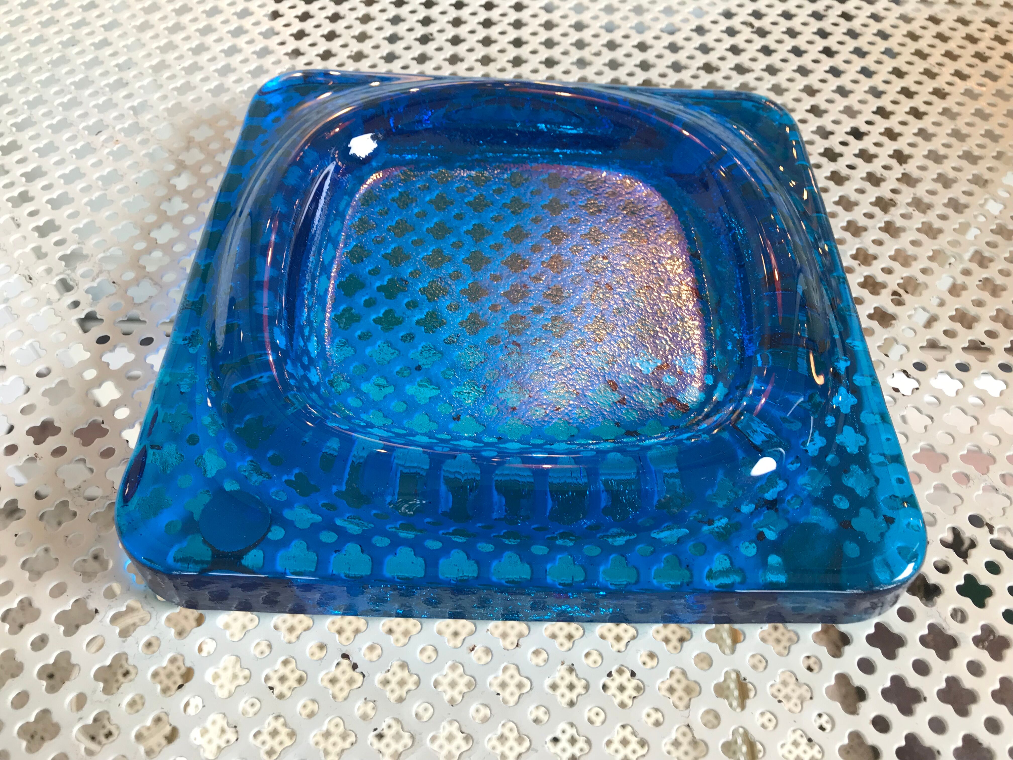Cendrier en verre bleu 1970