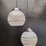 Paire de suspensions opaline