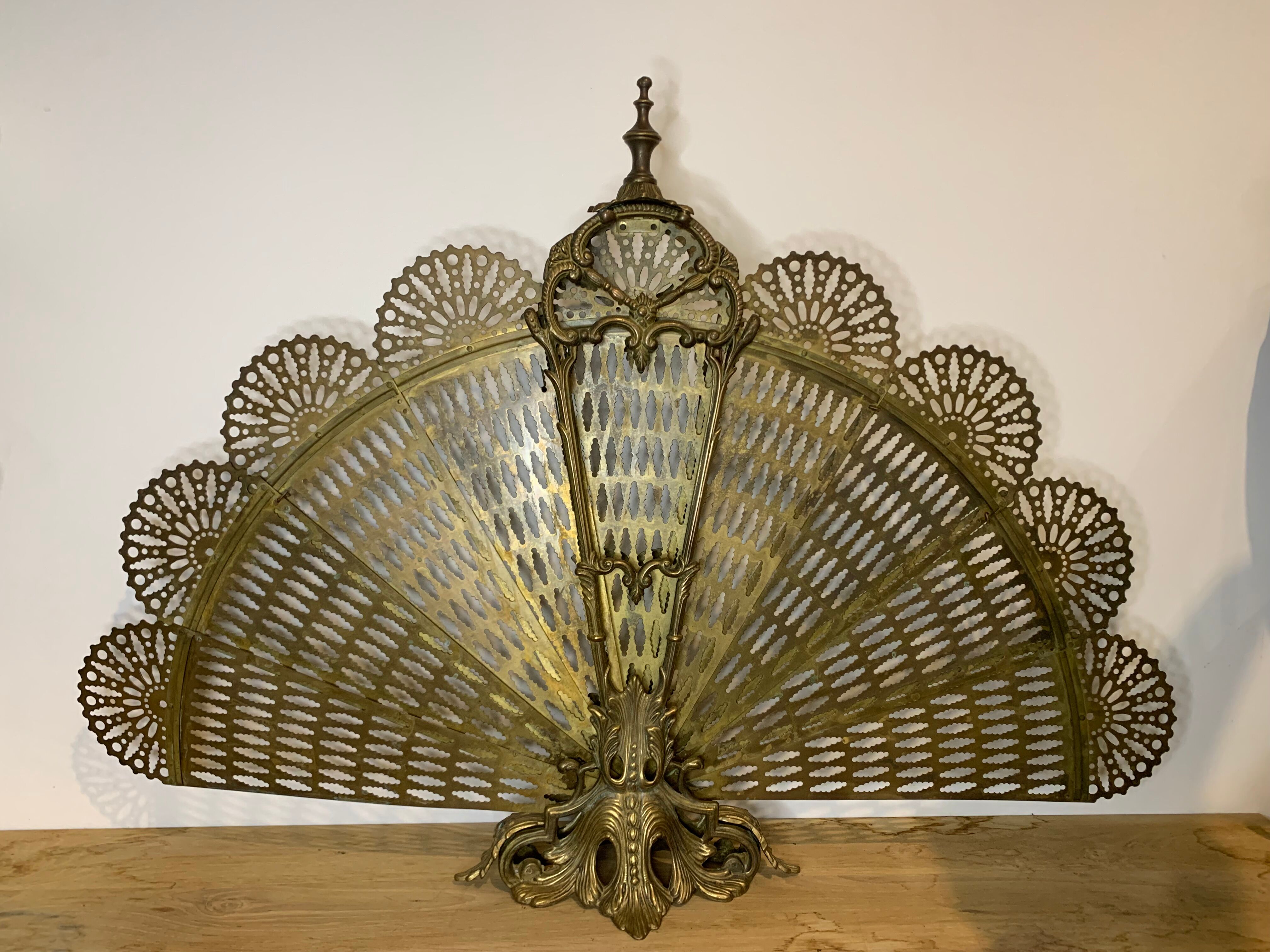 Firewall foldable fan "peacock" - brass bronze late nineteenth century