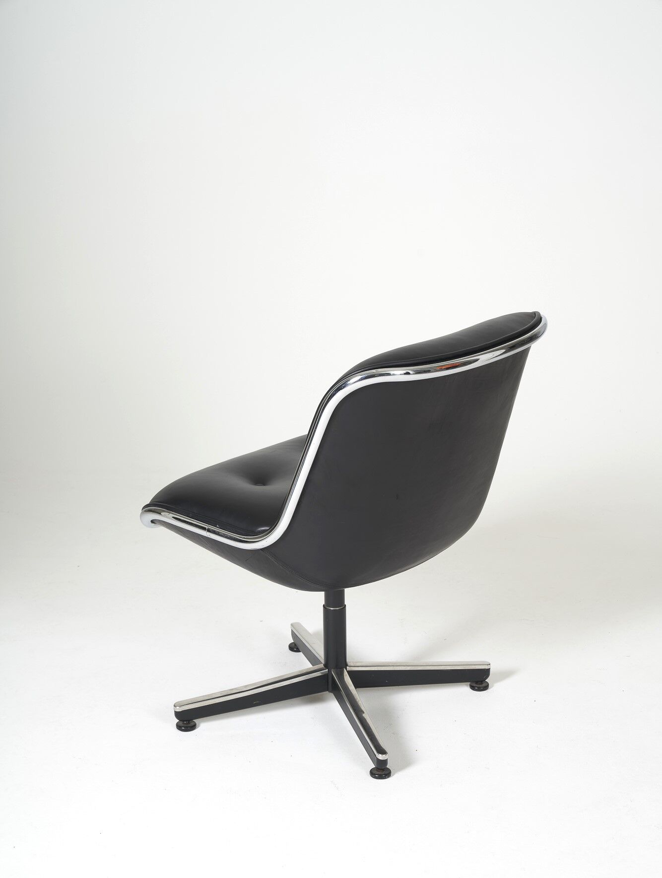 Charles Pollock office chair, Edition Knoll International
