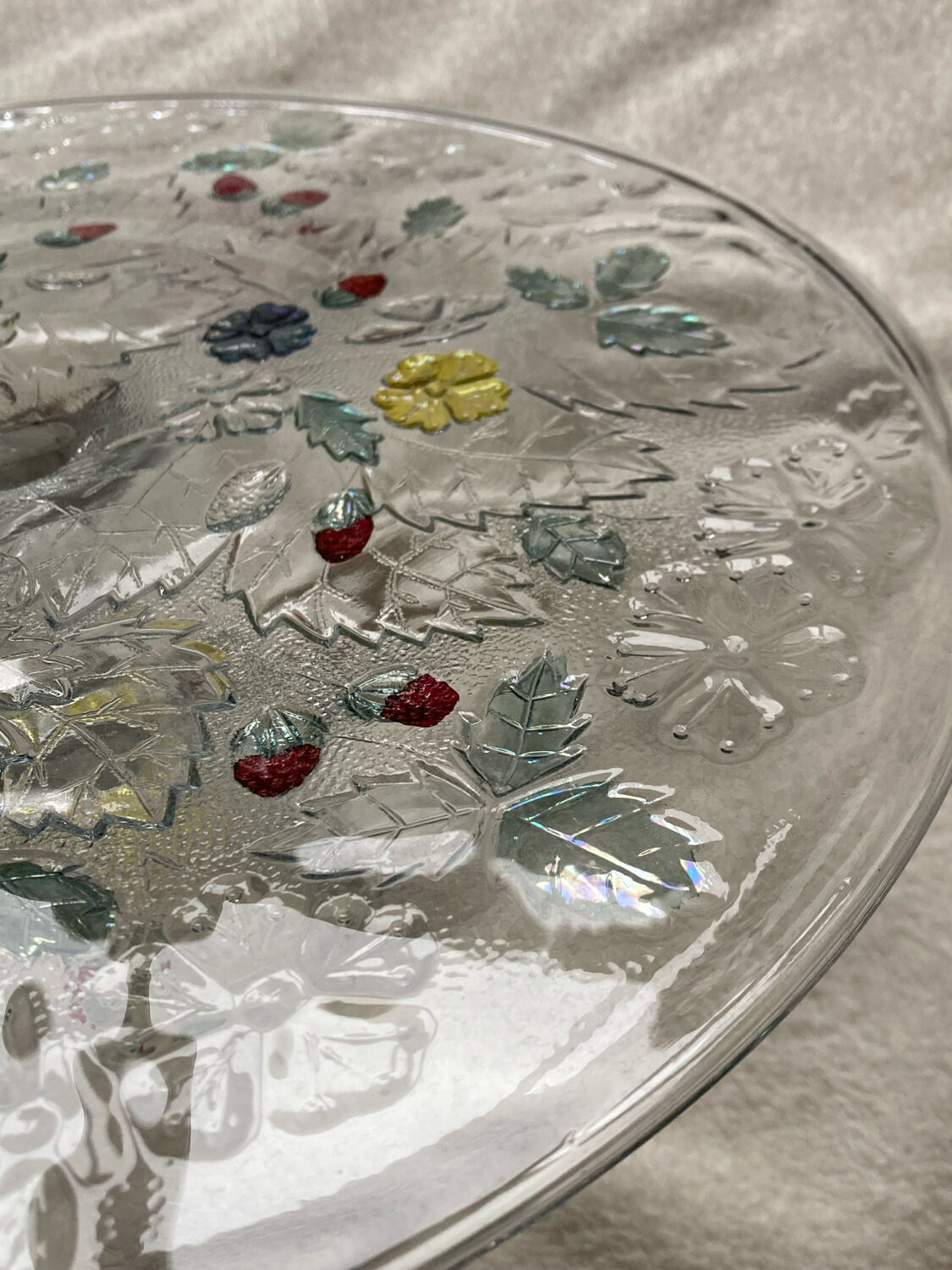 Cake stand with strawberry decoration