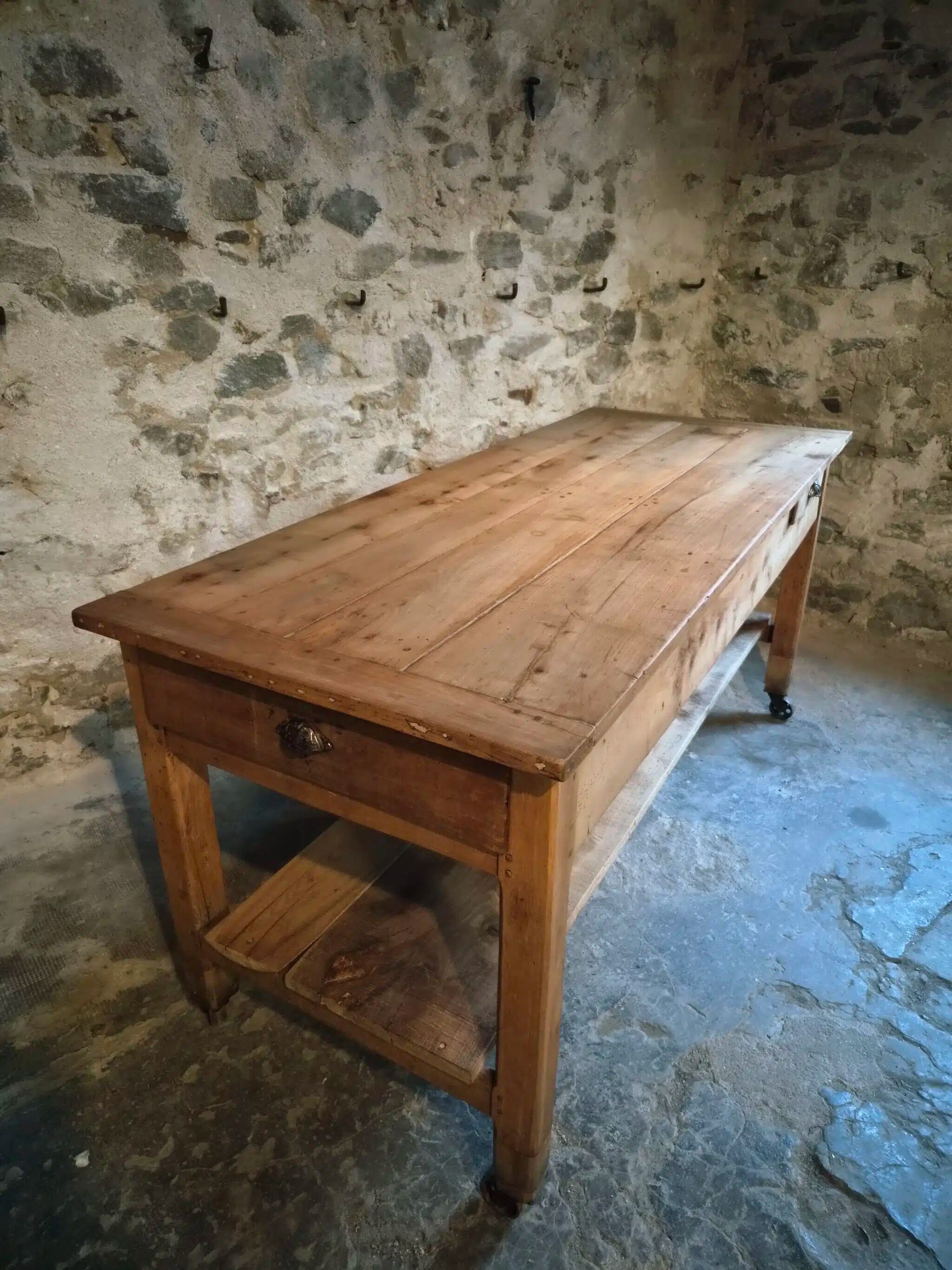 Îlot de cuisine ancien en bois de cerisier avec 3 tiroirs