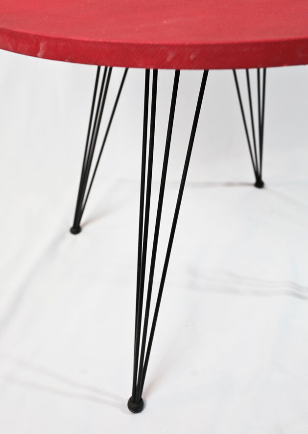 Table basse rouge année 50