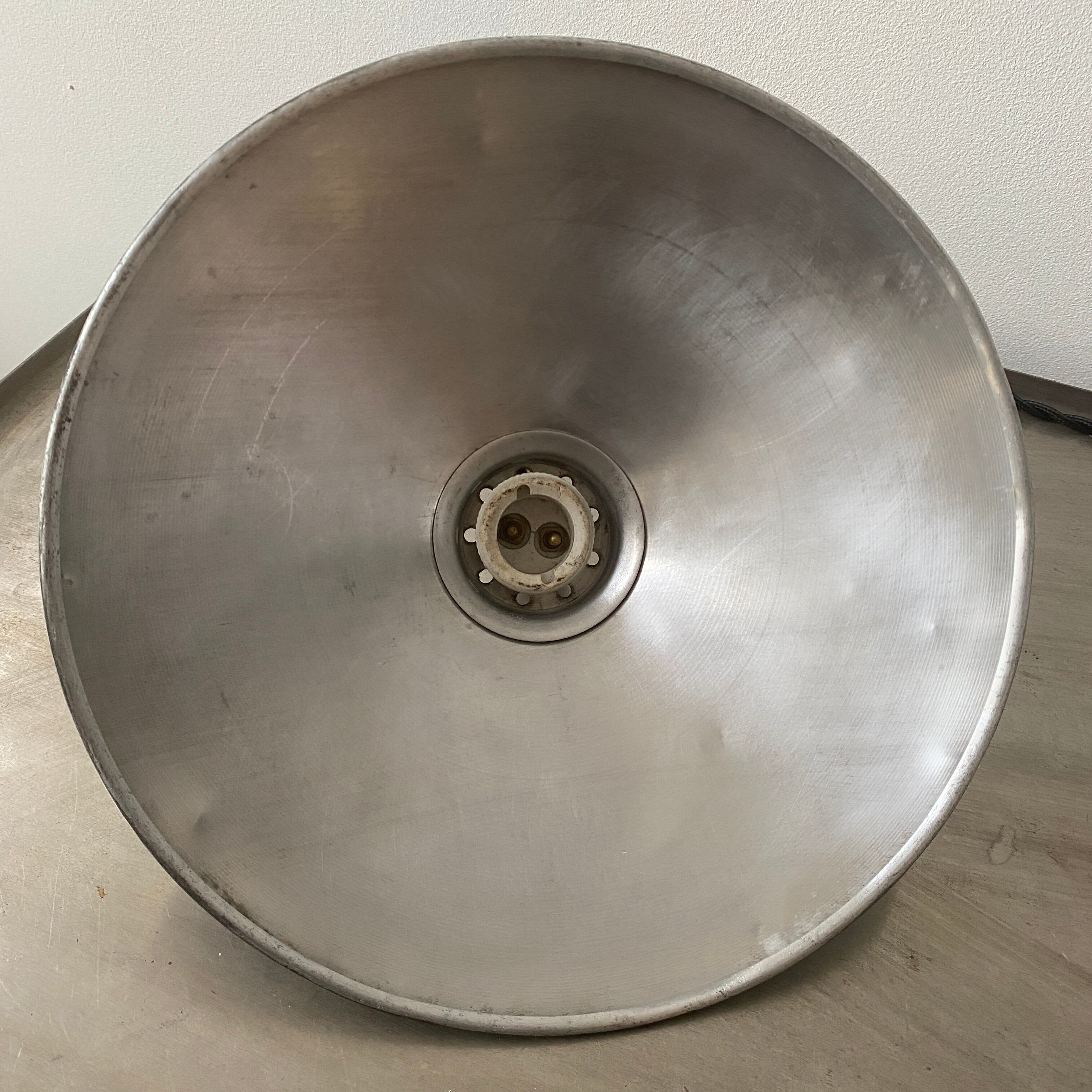 Old aluminum suspension 24 cm