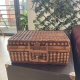 Picnic wicker suitcase