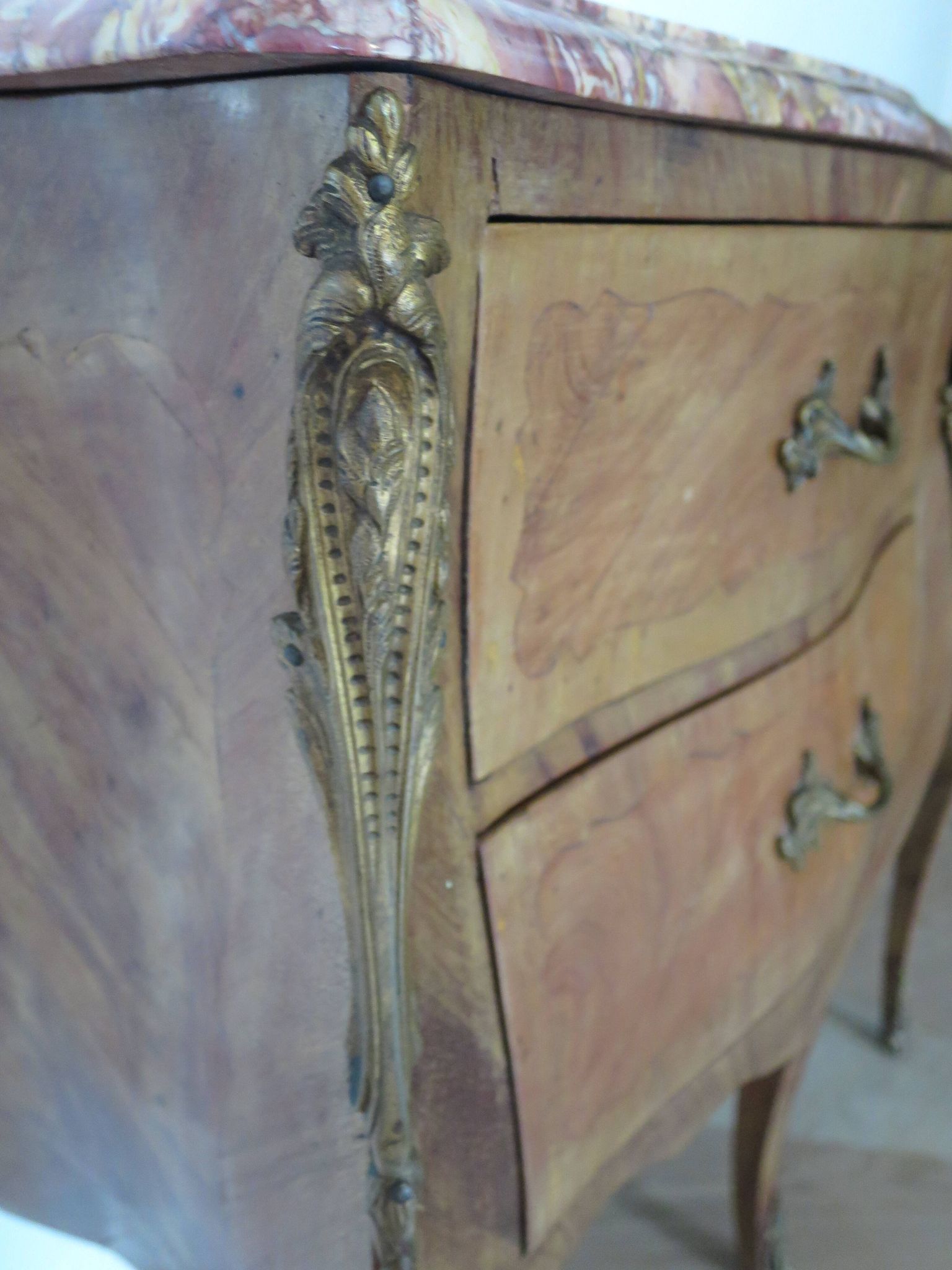 Paire de 2 chevets-louis xv-marqueterie-2 tiroirs-marbre rose