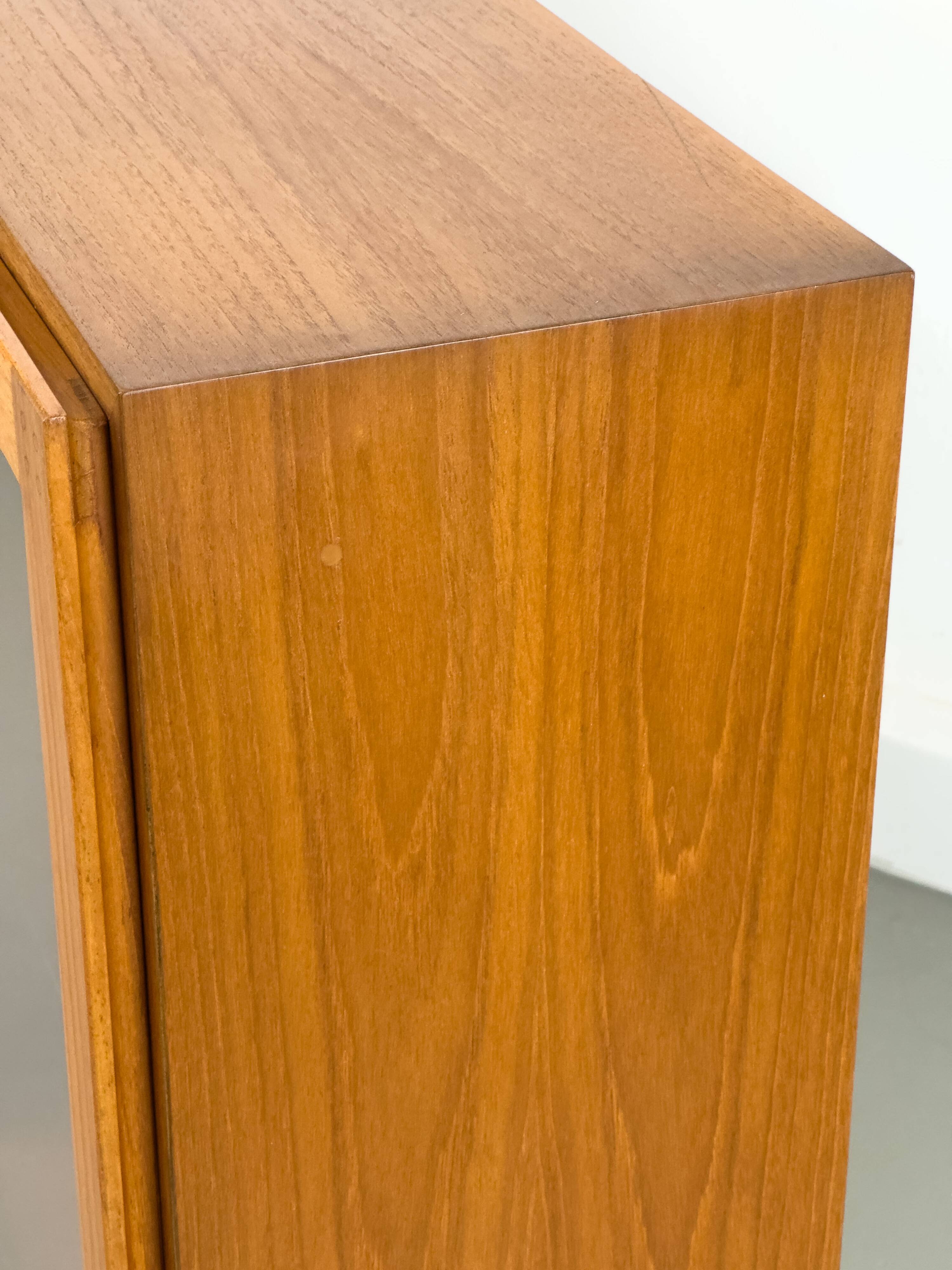 Vitrine en teck, années 1970