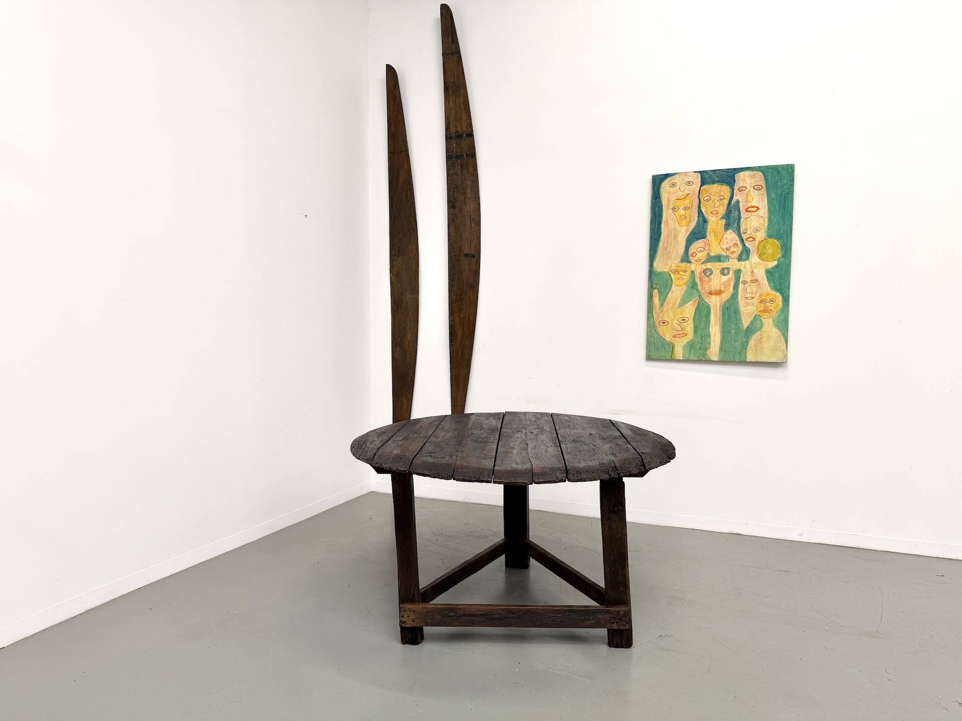 Round table in popular oak, circa 1880.