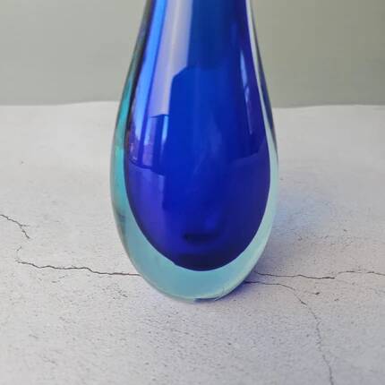 Blue Murano Sommerso collection Goccia drop-shaped soliflore vase.