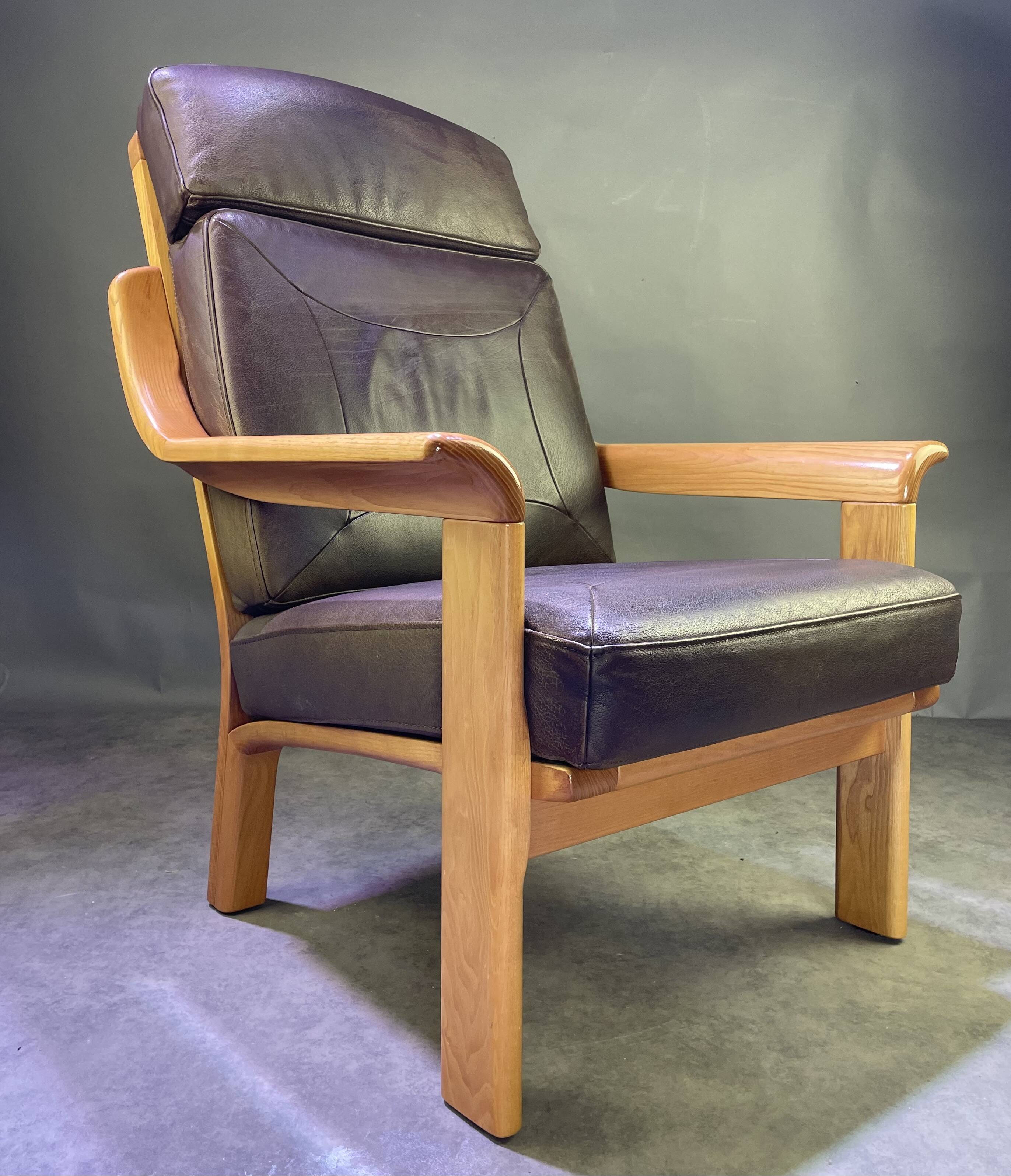 Chocolate leather armchair, wooden structure
