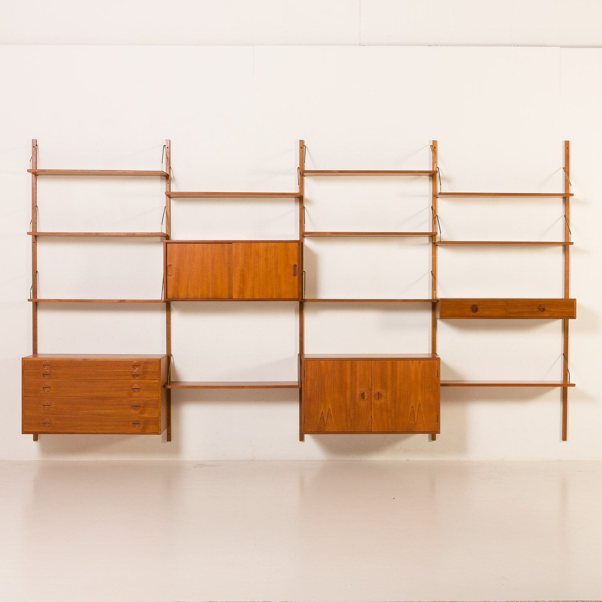 Hansen and Guldborg extra wide shelving unit in teak, 1960s
