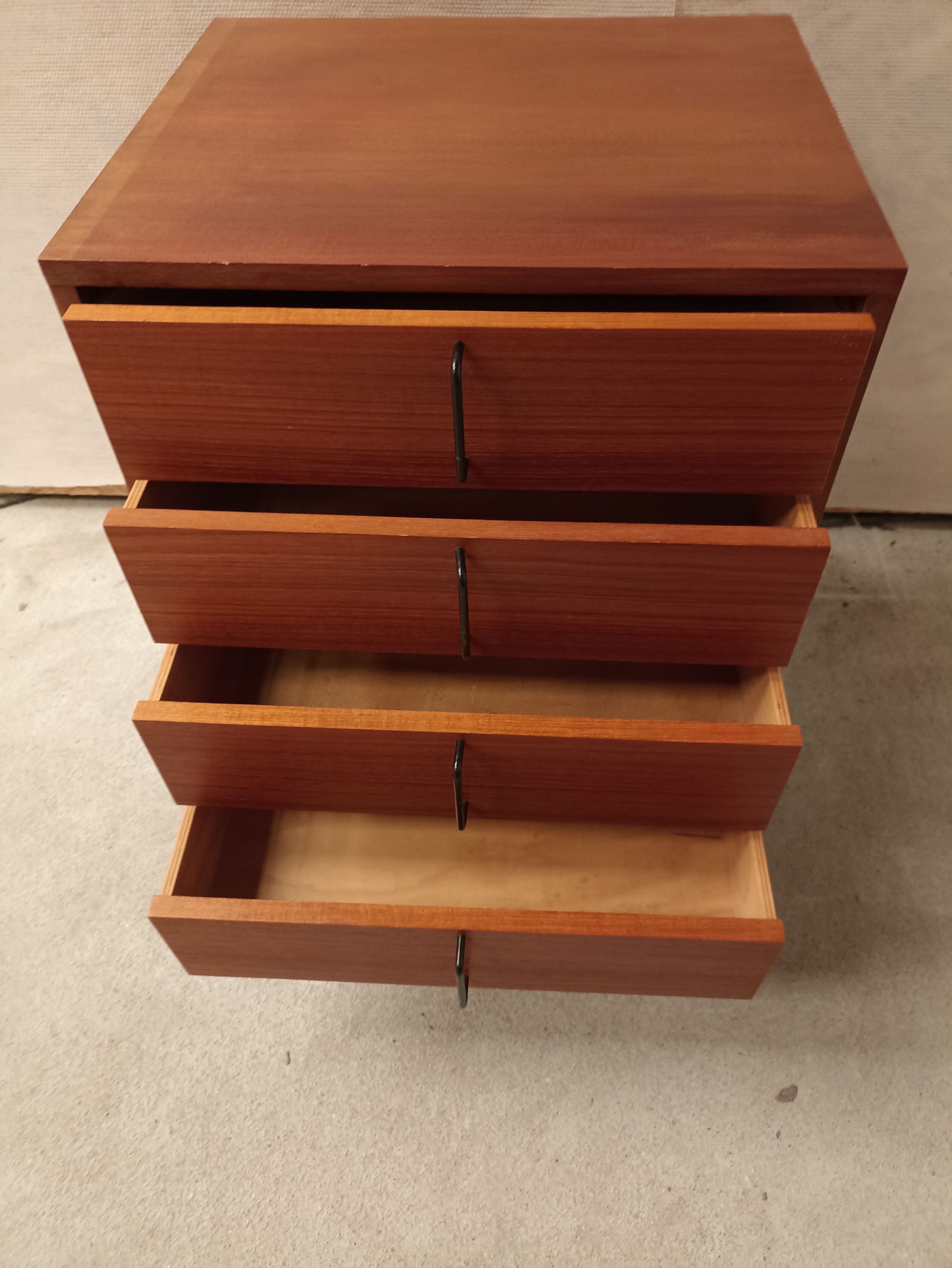 Scandinavian box drawers