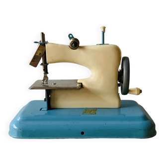 Collectible toy - MC sewing machine in metal and plastic