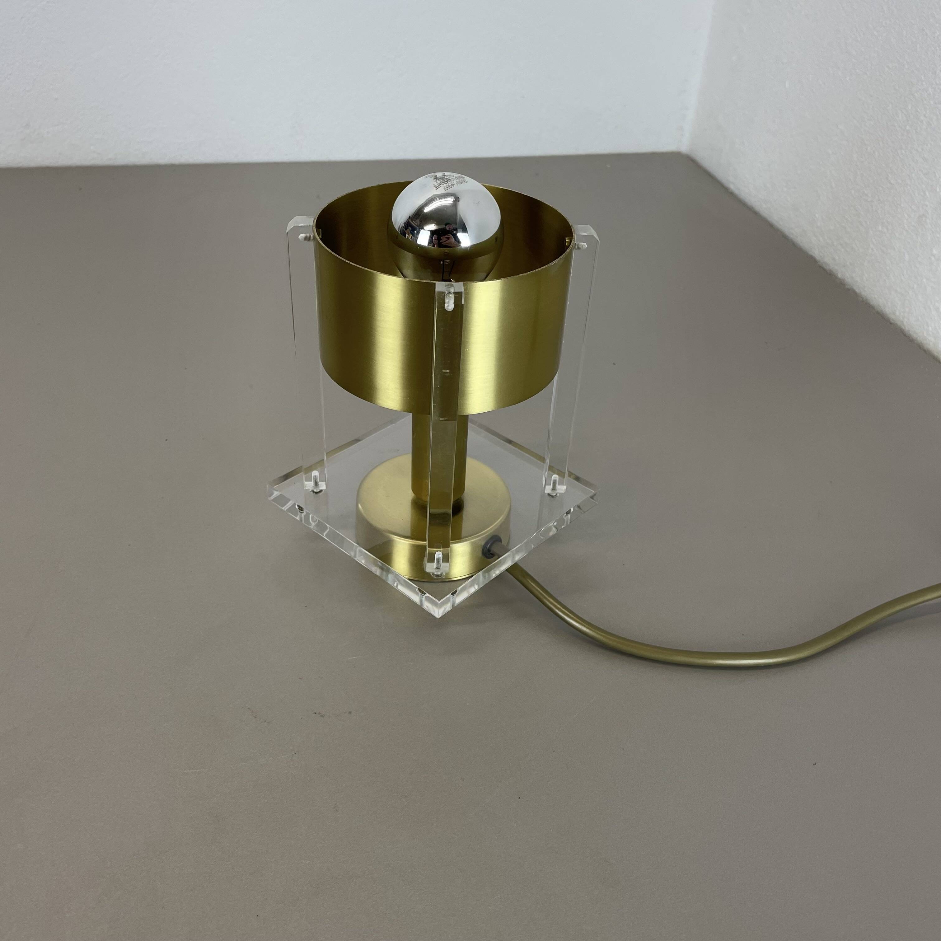 Postmodern Brass Acryl Glass Cubic Table Light, Italy 1970
