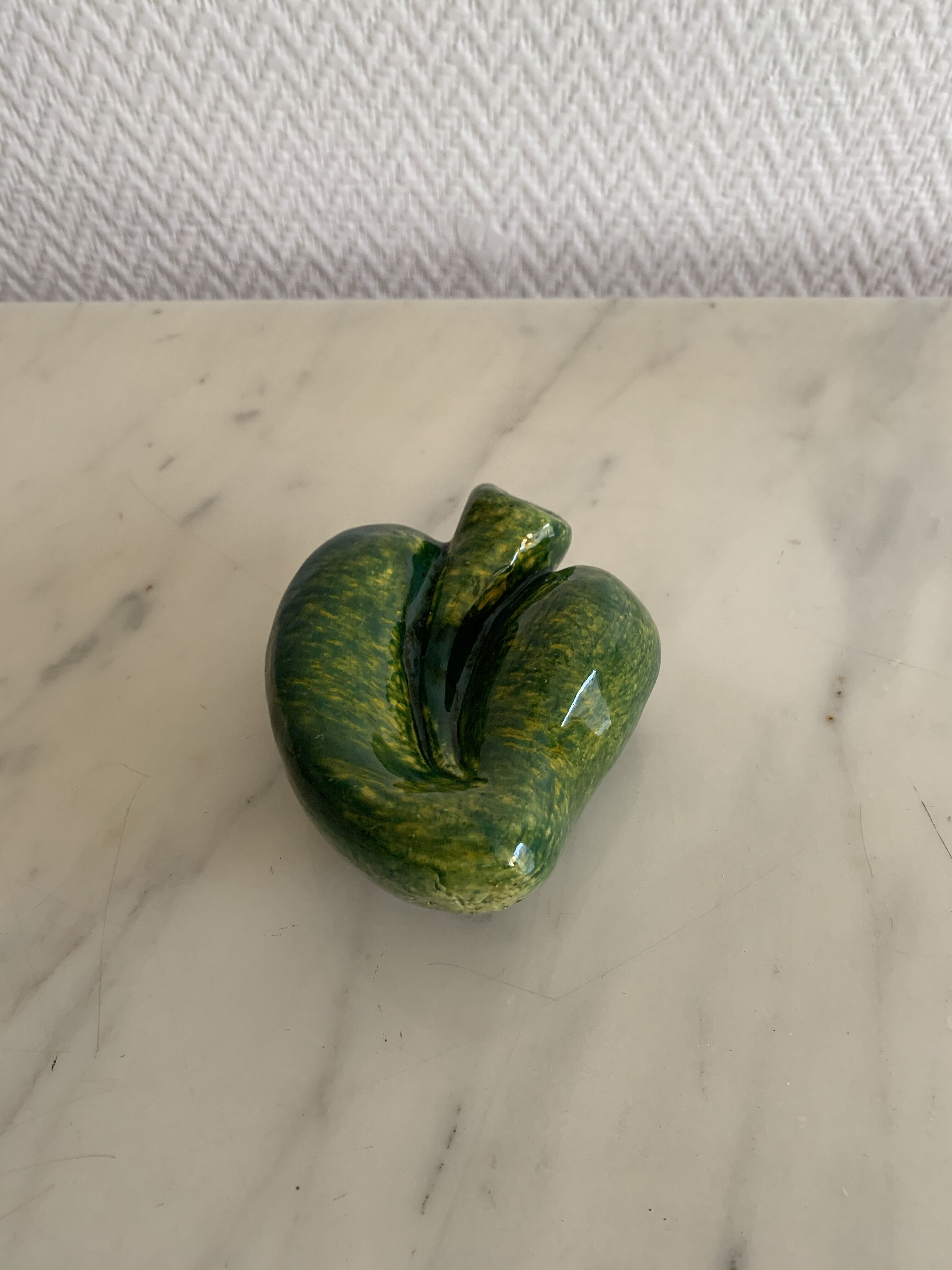Green ceramic leaf ashtray