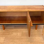 Buffet en bois au design simple des années 1940 par UP zavody - Tchécoslovaquie